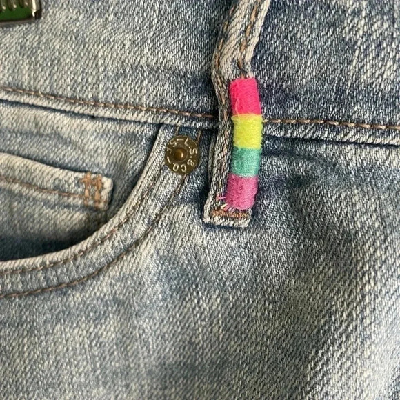 CLEARANCE! Women's Levi's "Shorty Short"‎ Denim Cutoff Shorts Embroidered - Picture 2 of 8